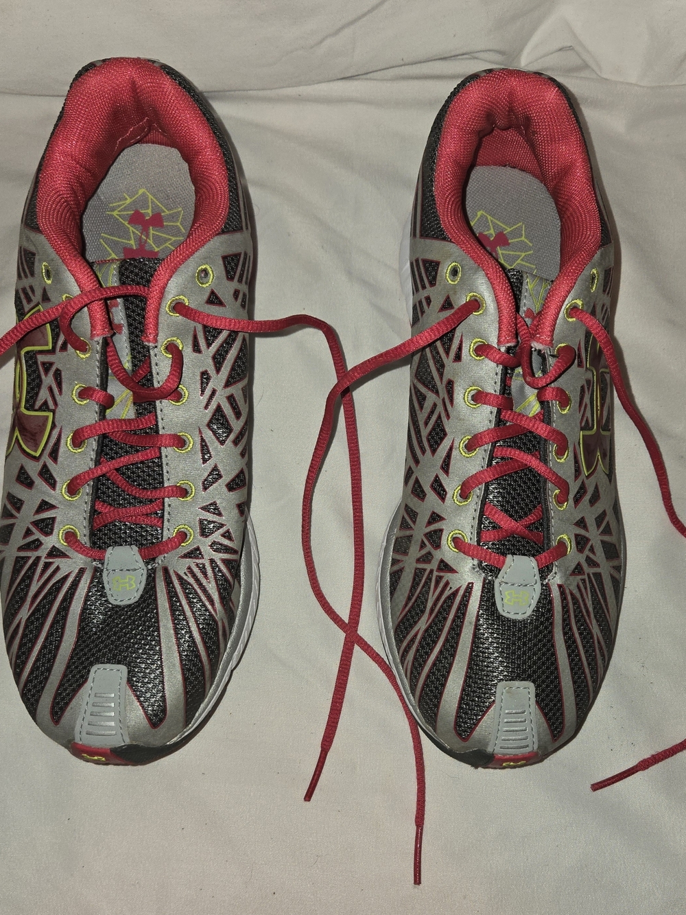 Under Armour Women’s Athletic Running Sneakers in Red and Gray SZ 7